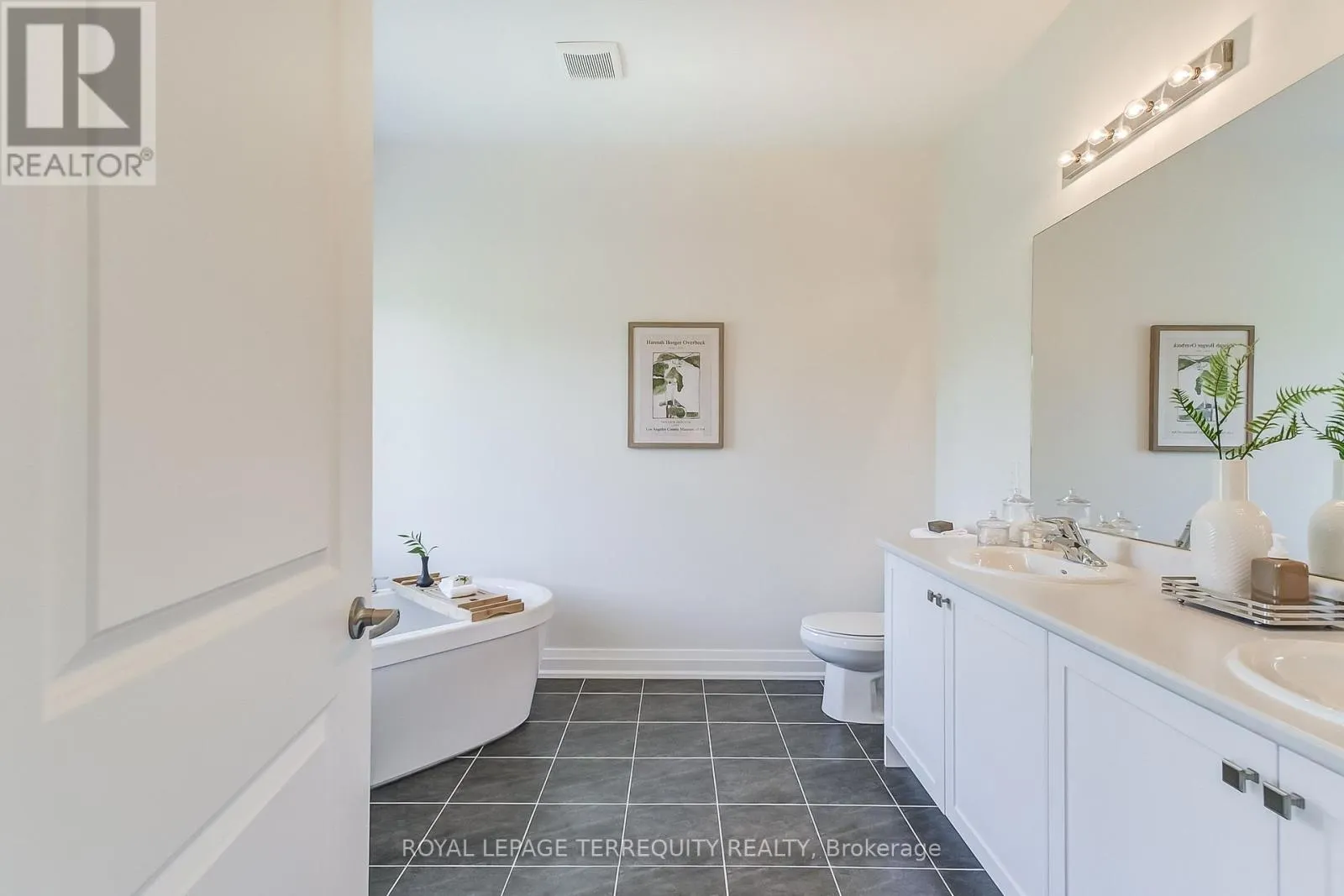 1224 TALISMAN MANOR