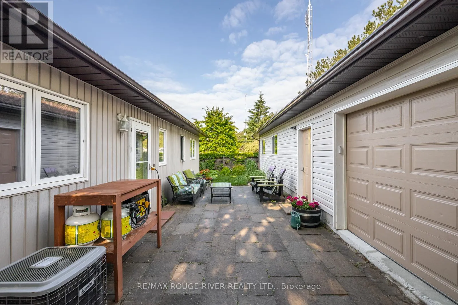 14 - 10126 LONGSAULT ROAD, #14