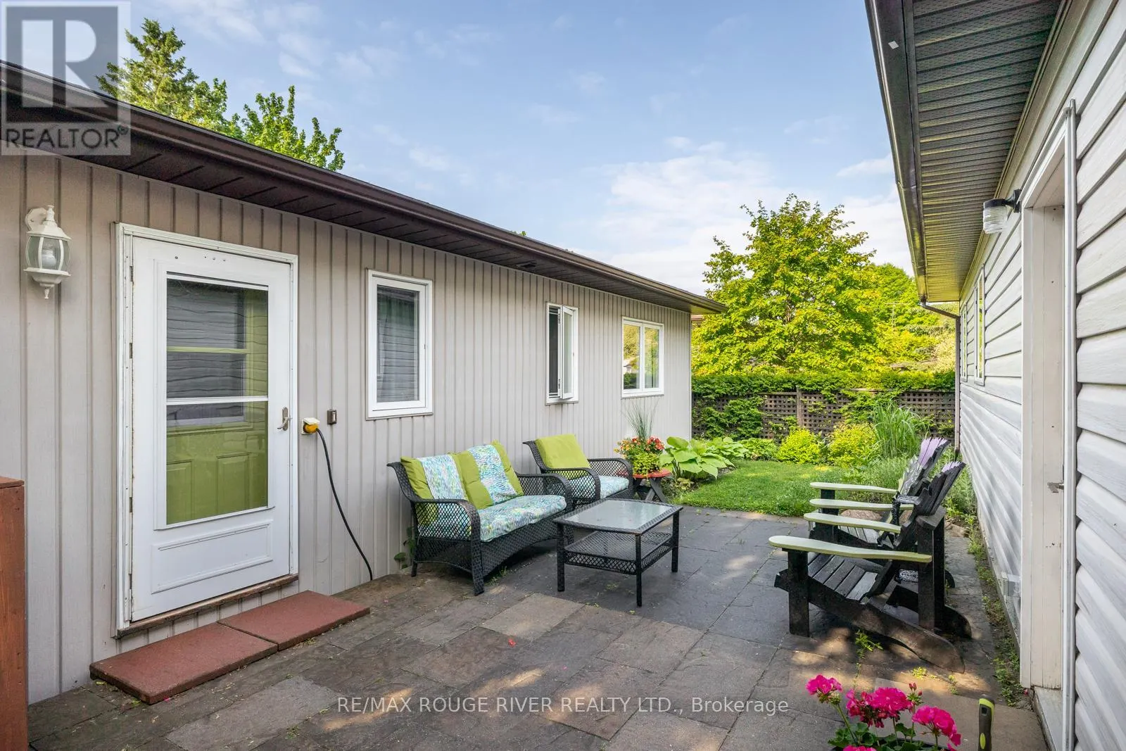 14 - 10126 LONGSAULT ROAD, #14