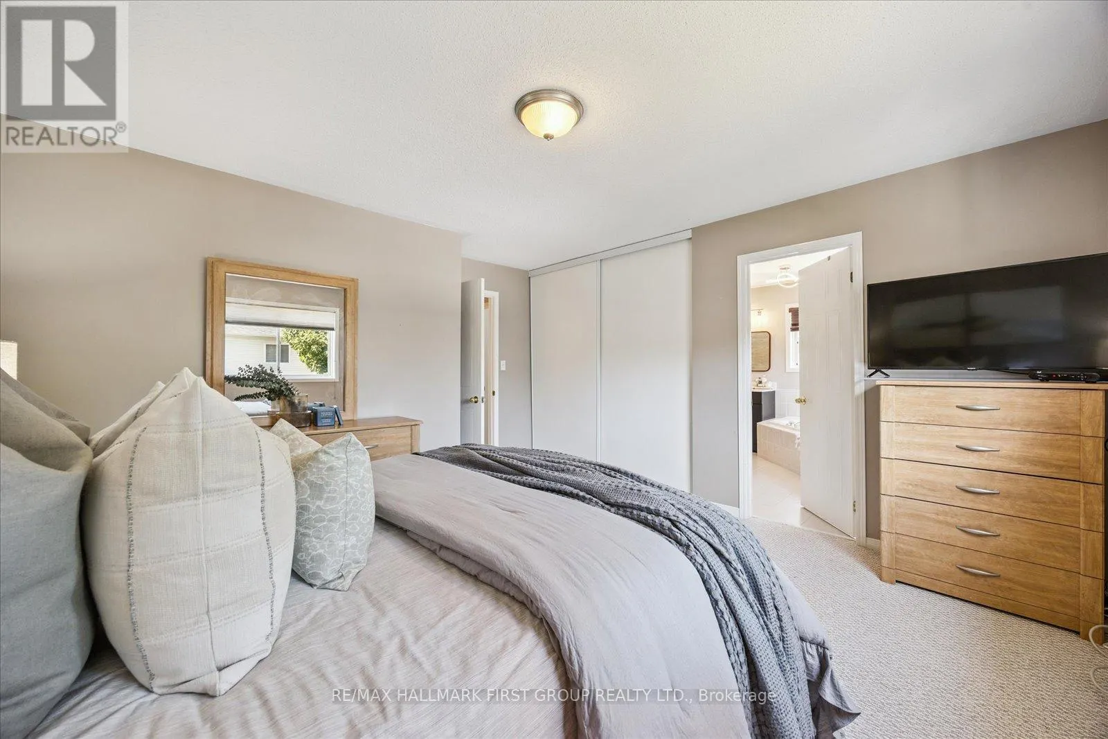 41 MARCHWOOD CRESCENT