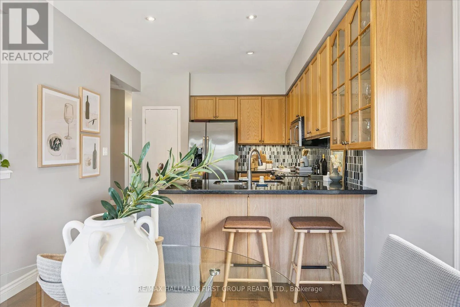 41 MARCHWOOD CRESCENT