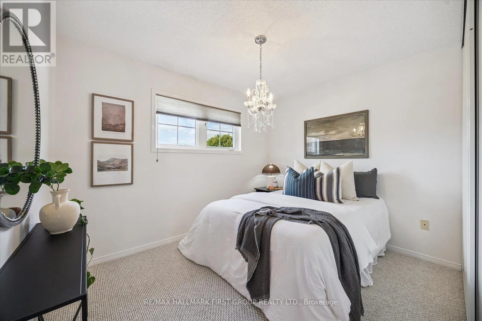 41 MARCHWOOD CRESCENT