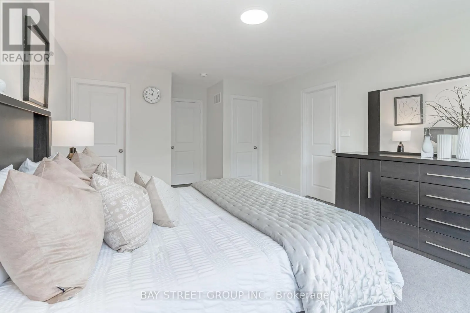 2487 HIBISCUS DRIVE