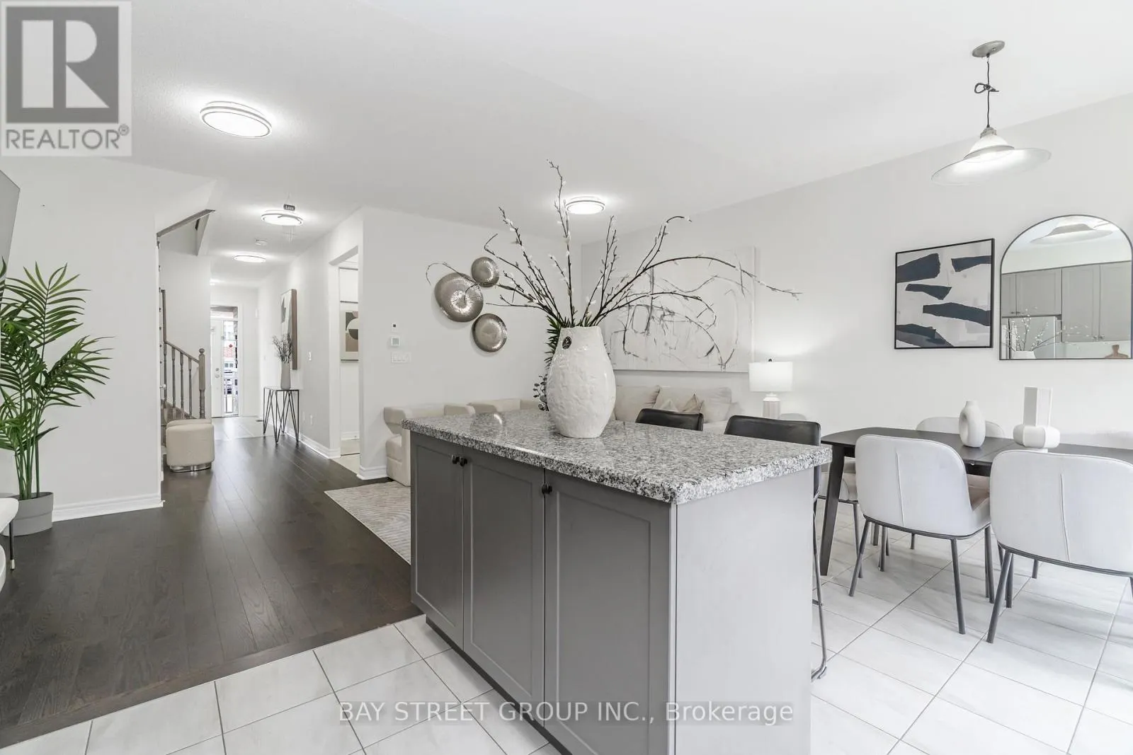 2487 HIBISCUS DRIVE