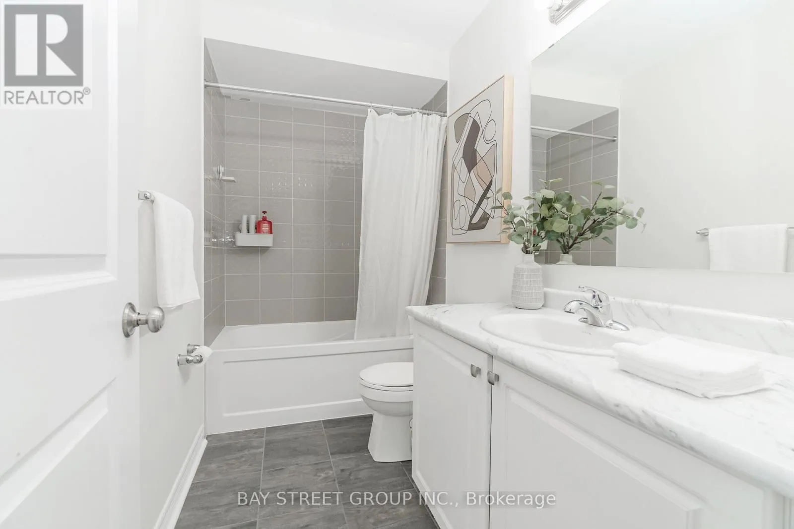 2487 HIBISCUS DRIVE