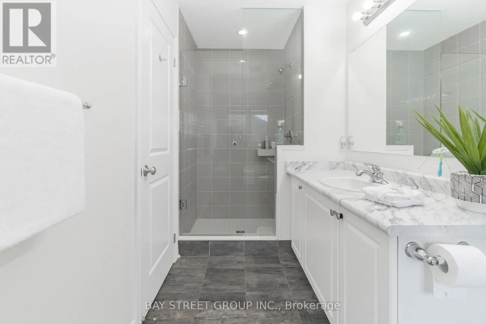 2487 HIBISCUS DRIVE