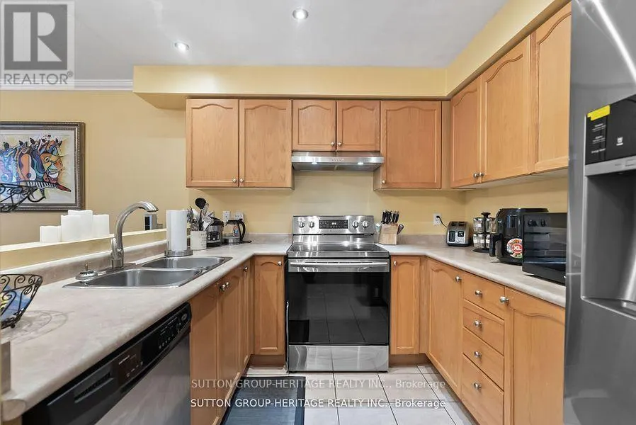 3 ANGIER CRESCENT
