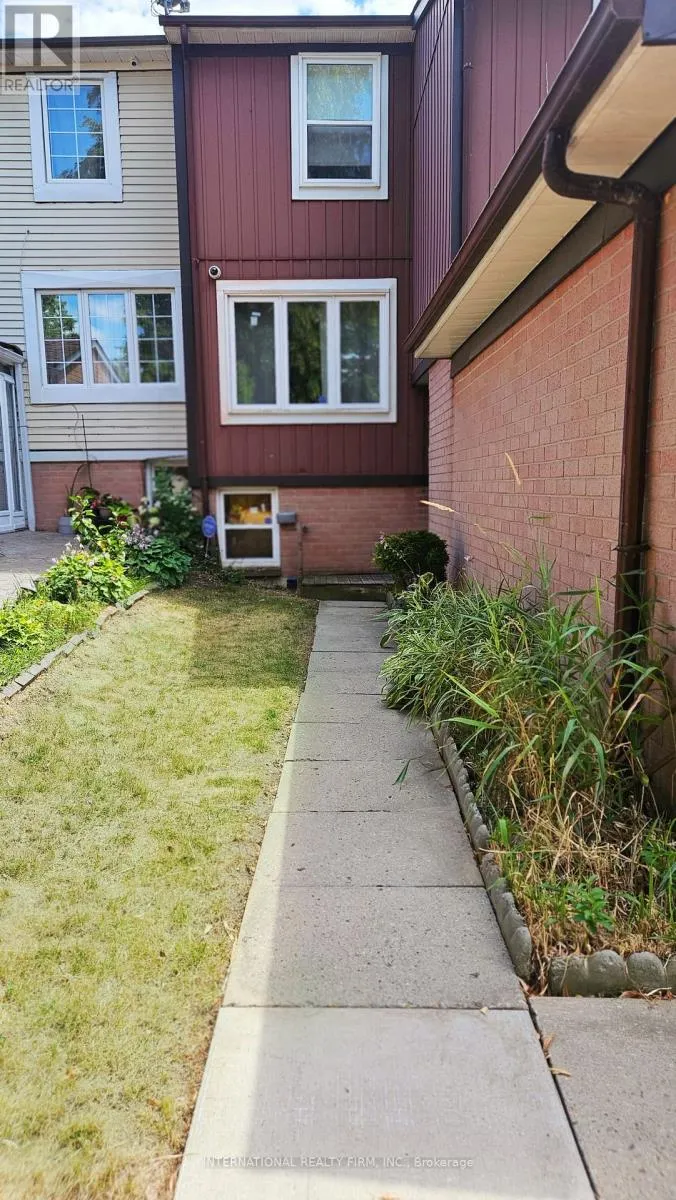 47 PARSELL SQUARE