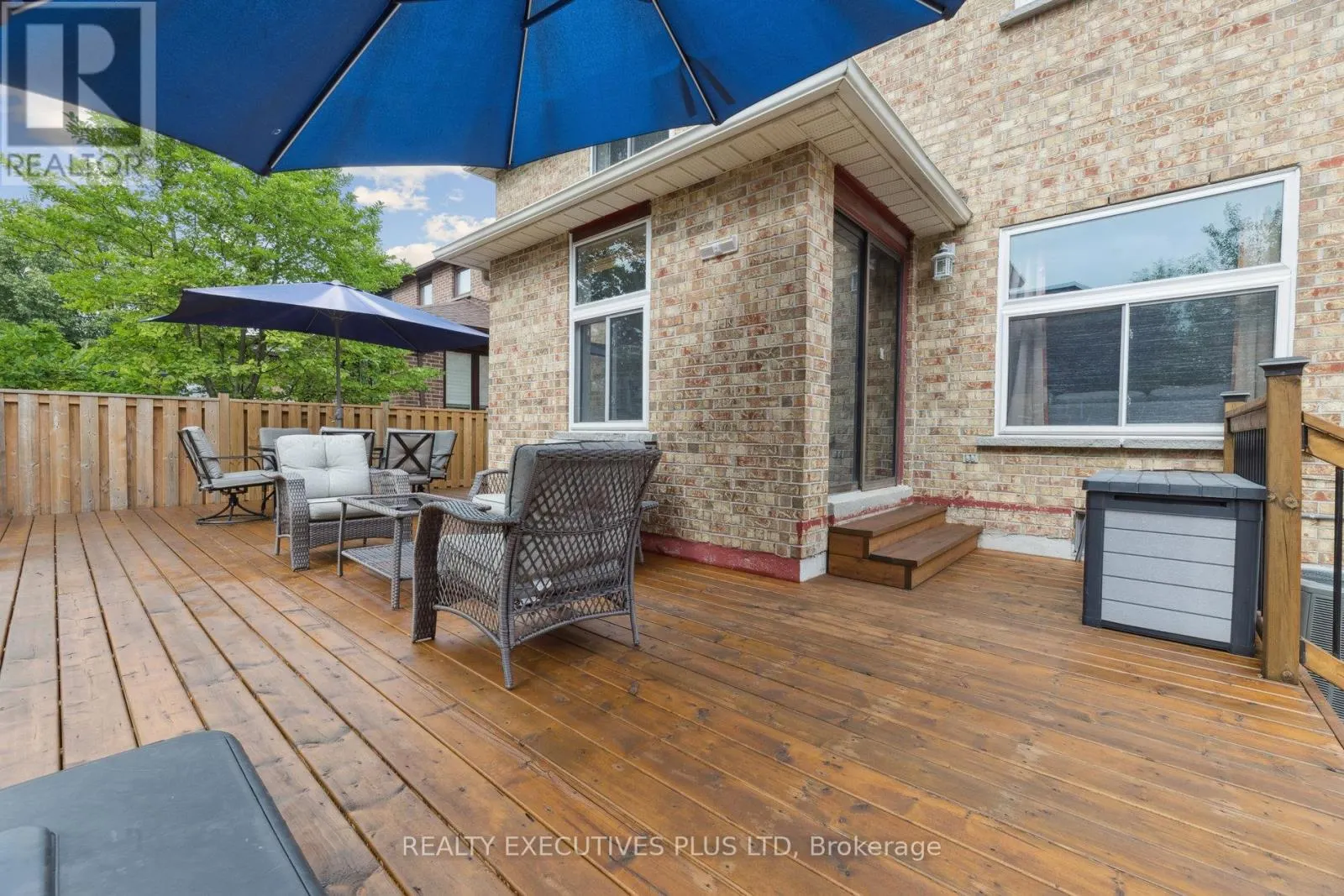 1822 FORESTVIEW DRIVE