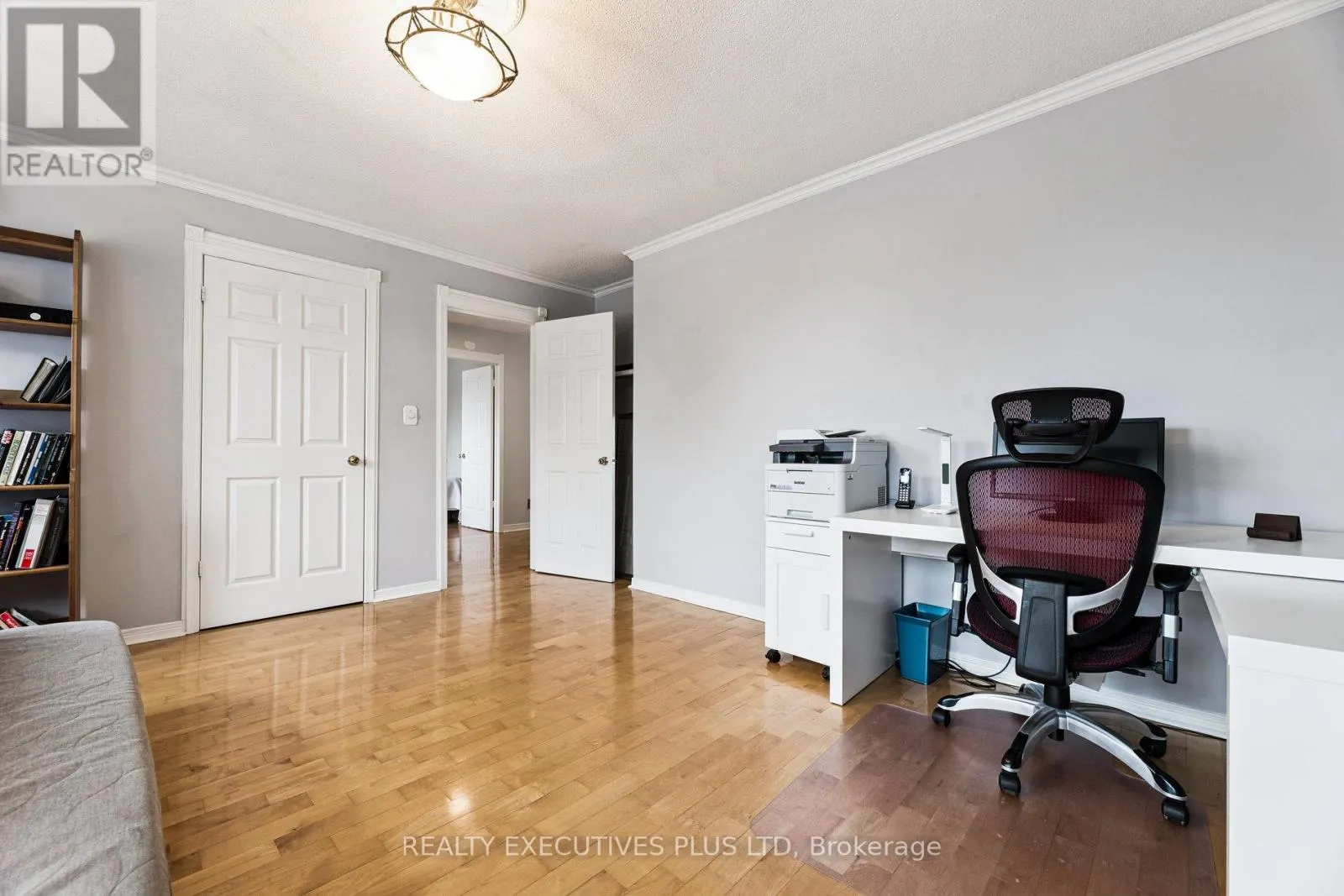 1822 FORESTVIEW DRIVE