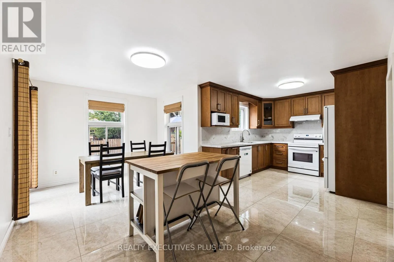1822 FORESTVIEW DRIVE