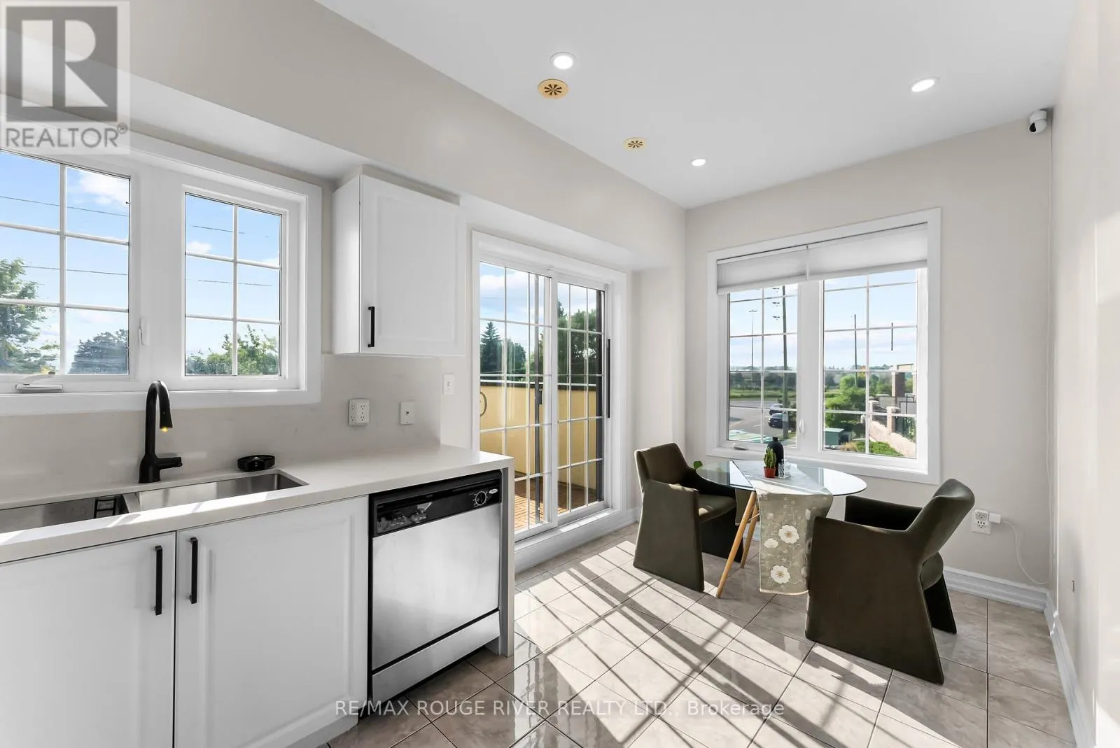 1 - 1250 ST MARTINS DRIVE