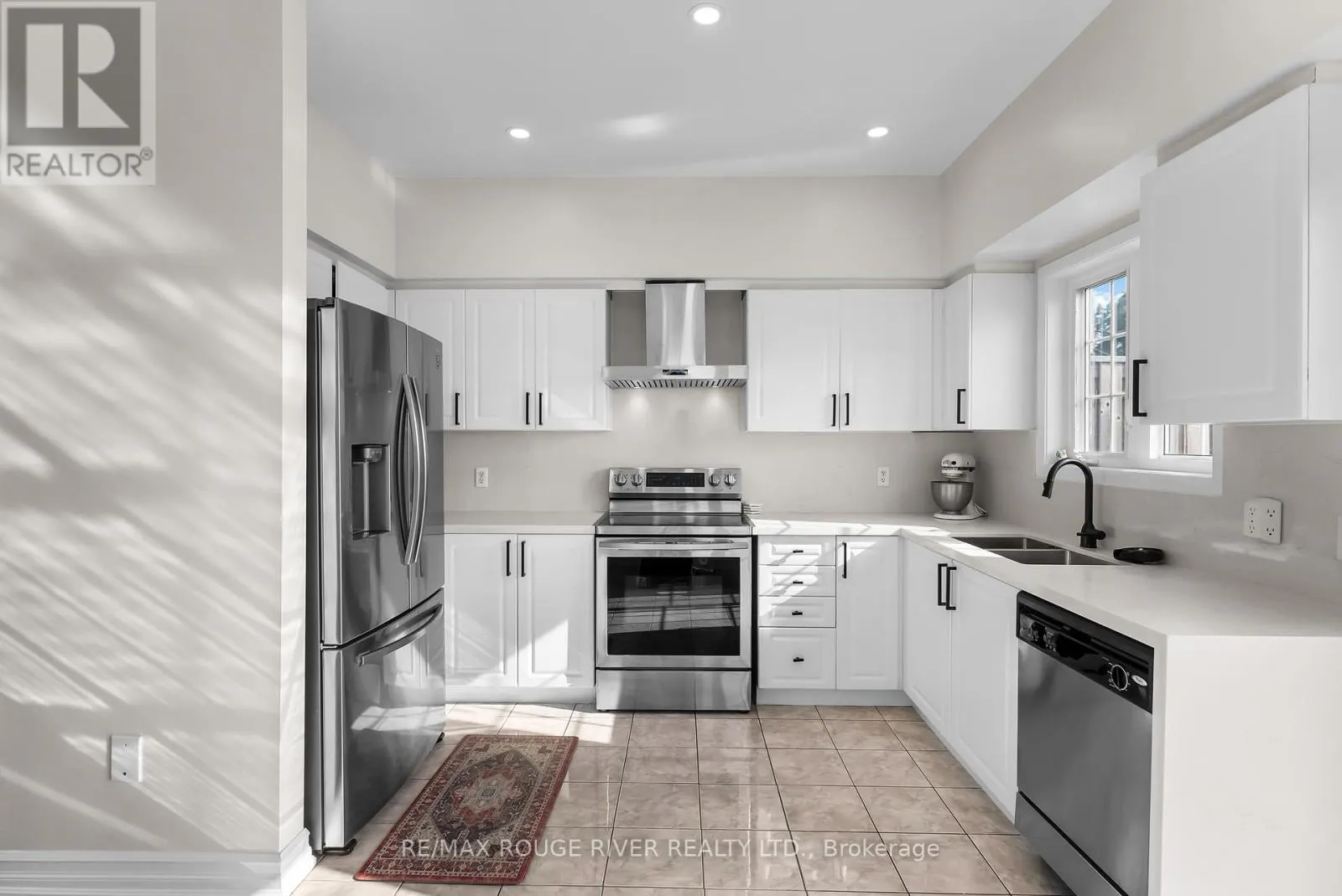 1 - 1250 ST MARTINS DRIVE