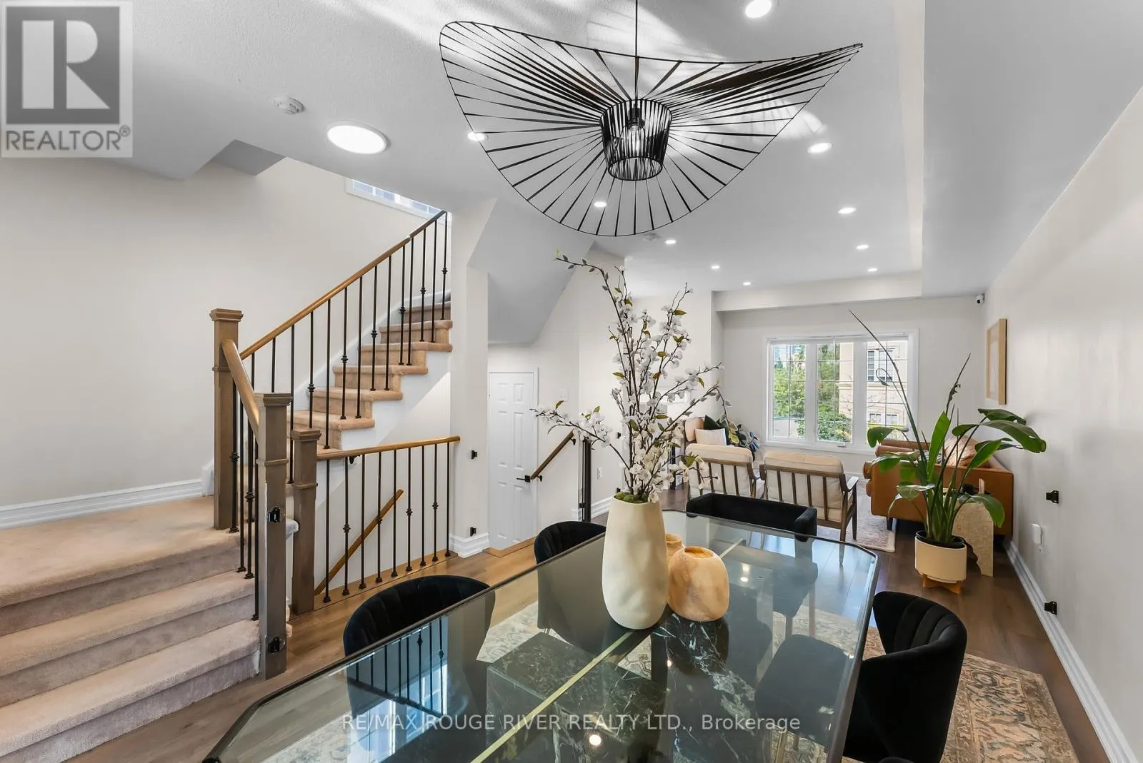 1 - 1250 ST MARTINS DRIVE