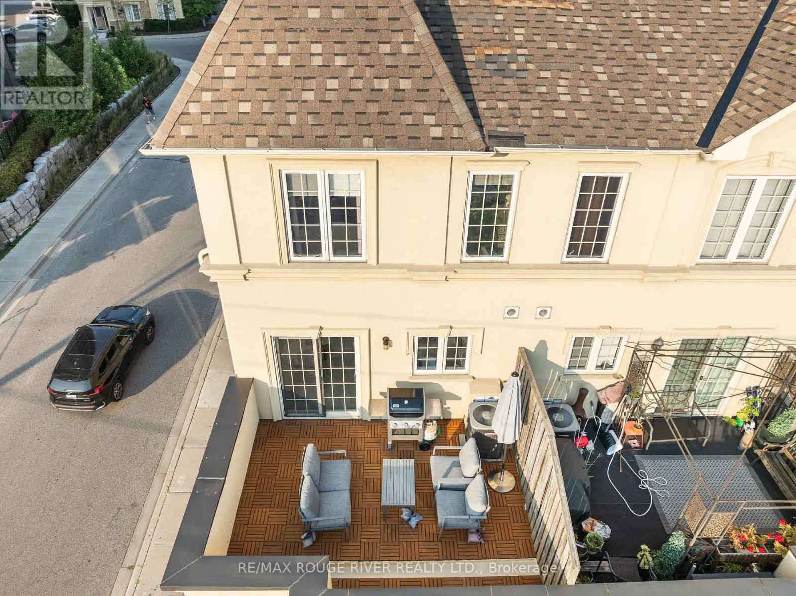 1 - 1250 ST MARTINS DRIVE