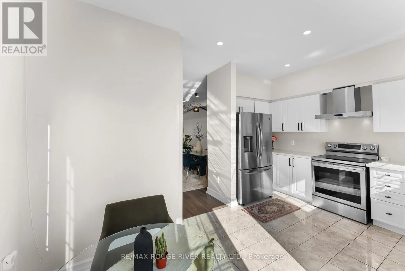 1 - 1250 ST MARTINS DRIVE