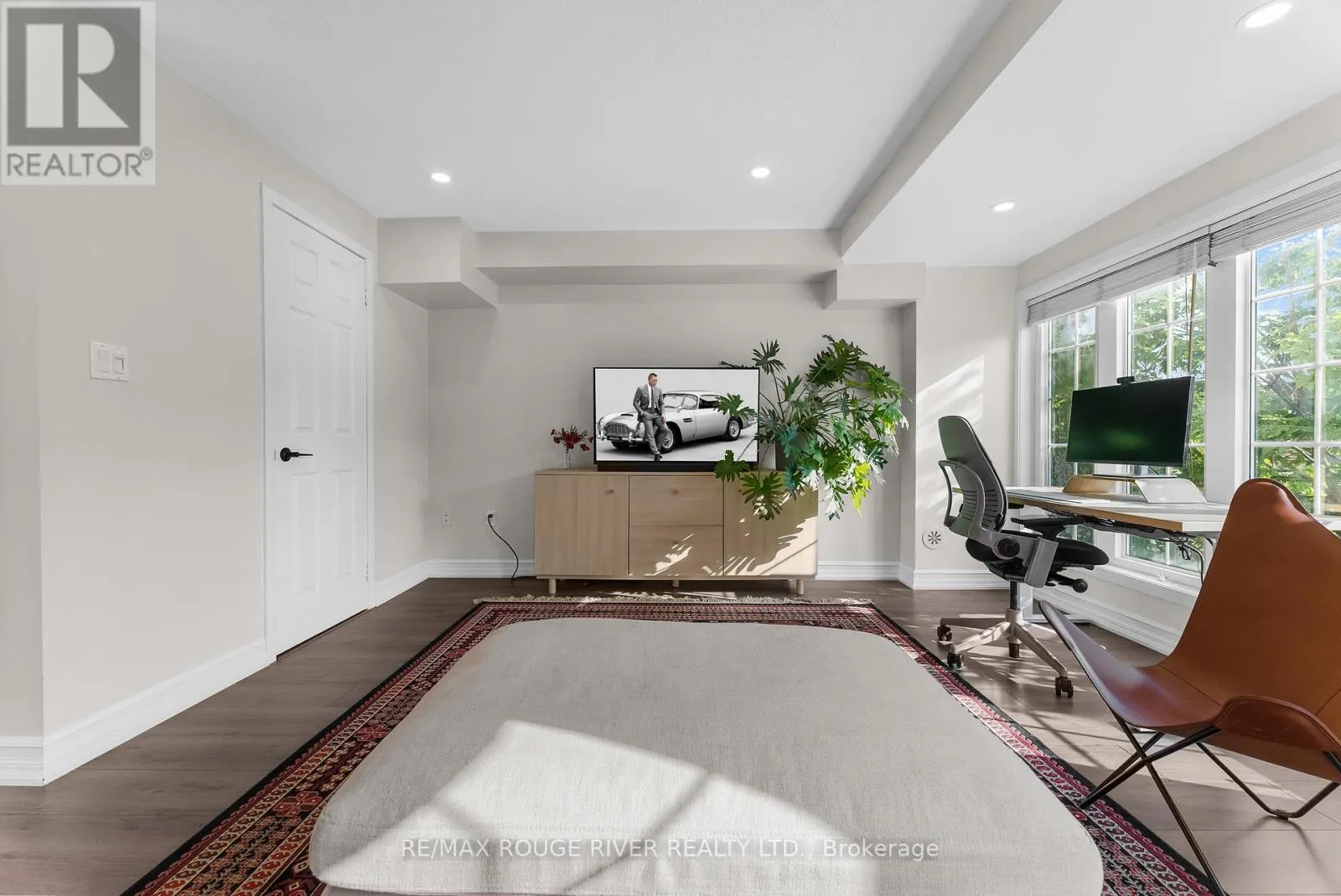 1 - 1250 ST MARTINS DRIVE