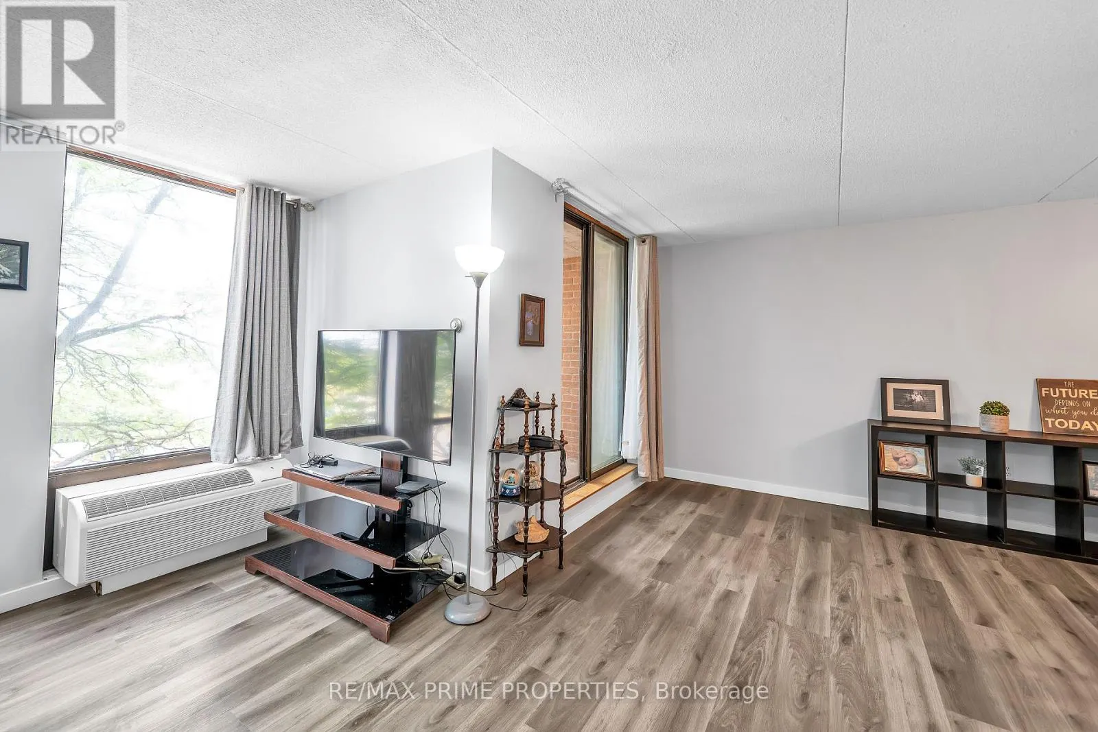 302 - 1535 DIEFENBAKER COURT