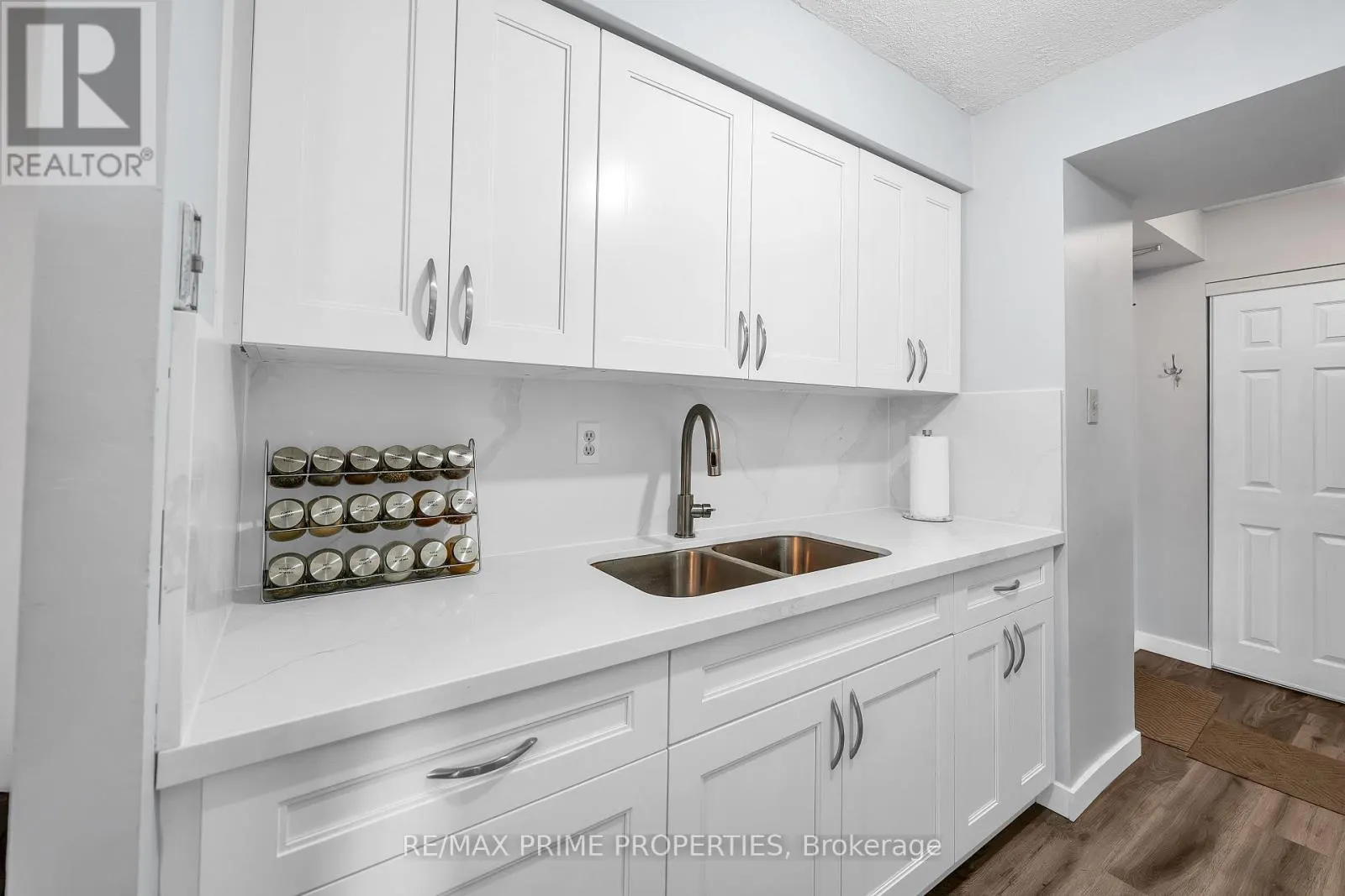 302 - 1535 DIEFENBAKER COURT
