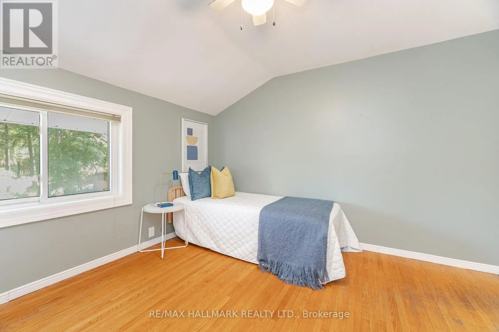 73 DOGWOOD CRESCENT