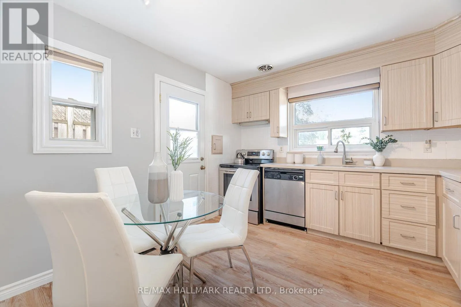 73 DOGWOOD CRESCENT