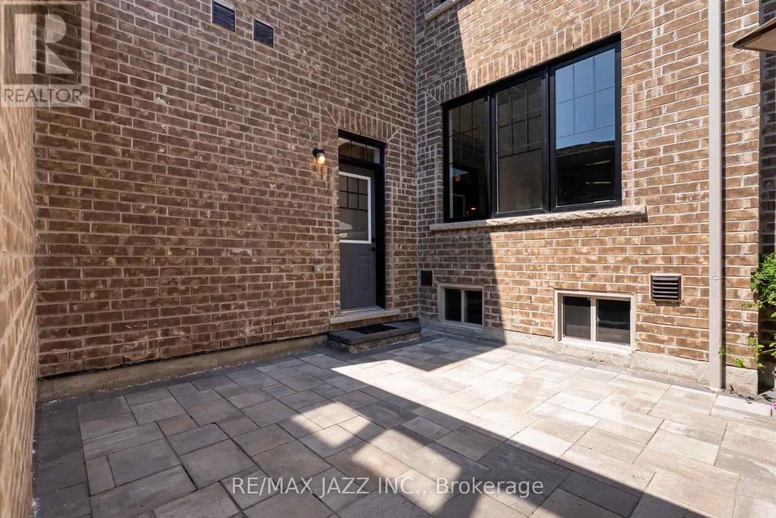 166 CORONATION ROAD