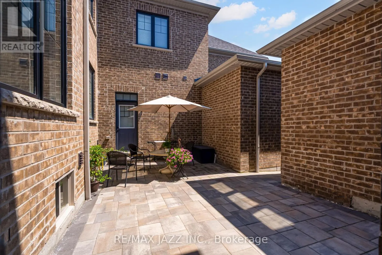 166 CORONATION ROAD