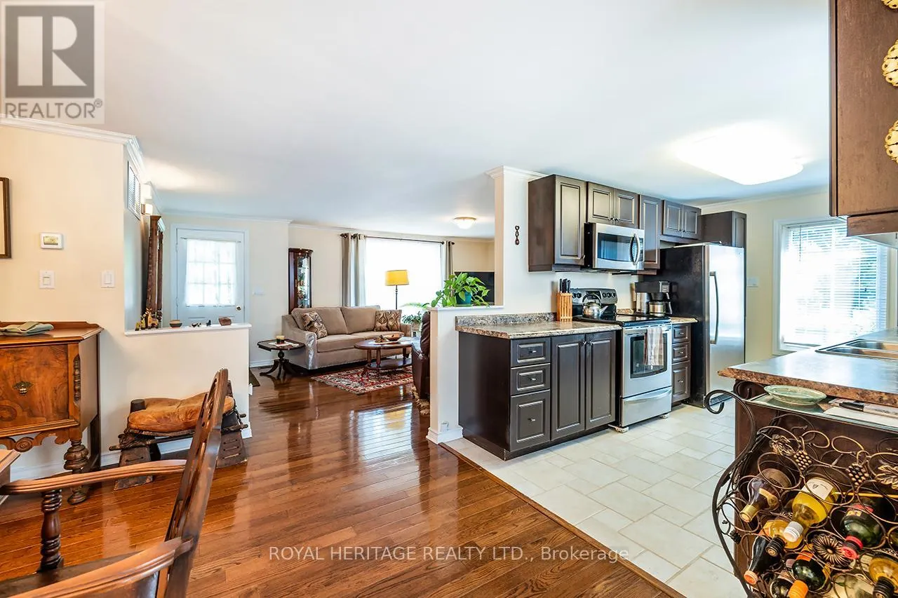 38 BLUFFS ROAD E