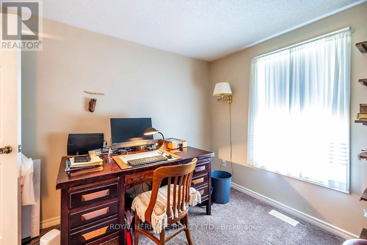 38 BLUFFS ROAD E