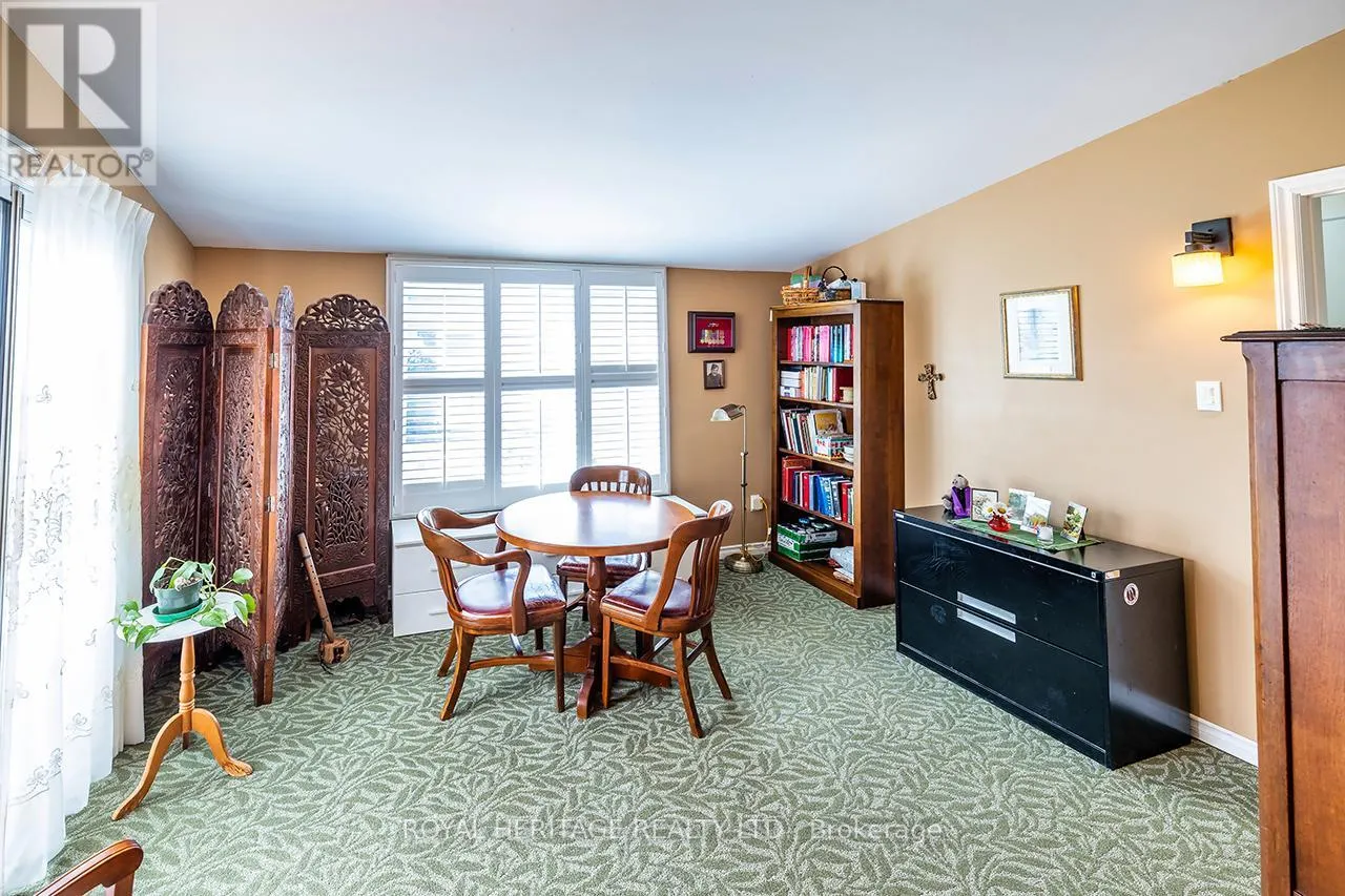 38 BLUFFS ROAD E