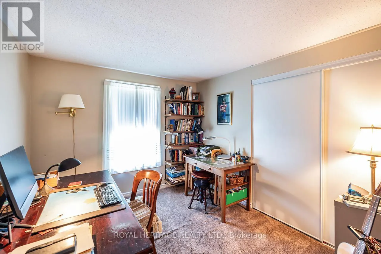 38 BLUFFS ROAD E