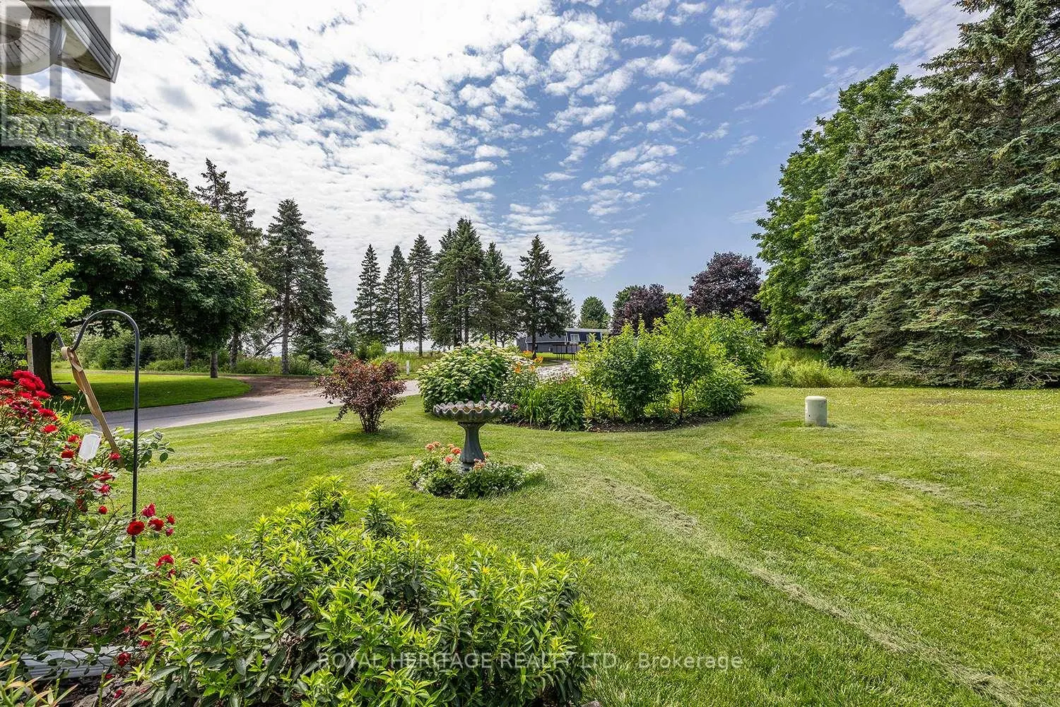 38 BLUFFS ROAD E