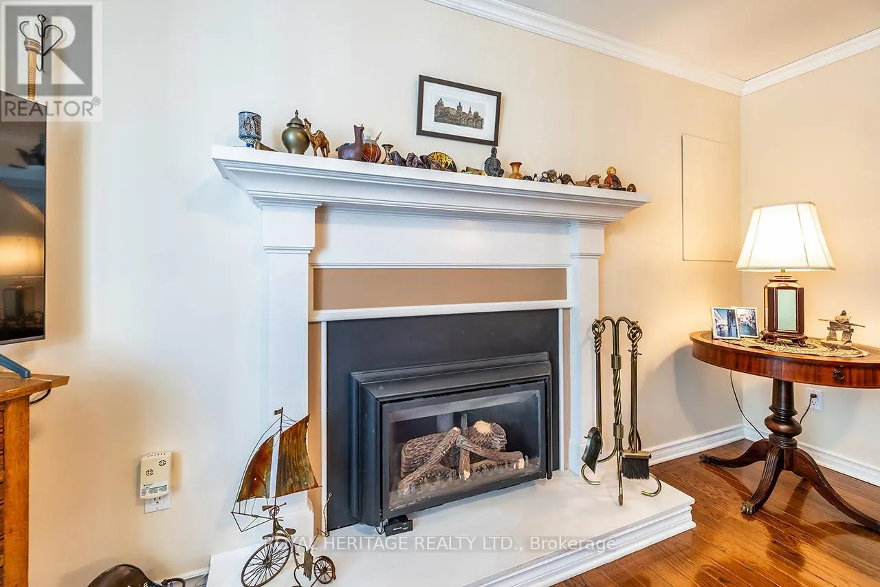 38 BLUFFS ROAD E