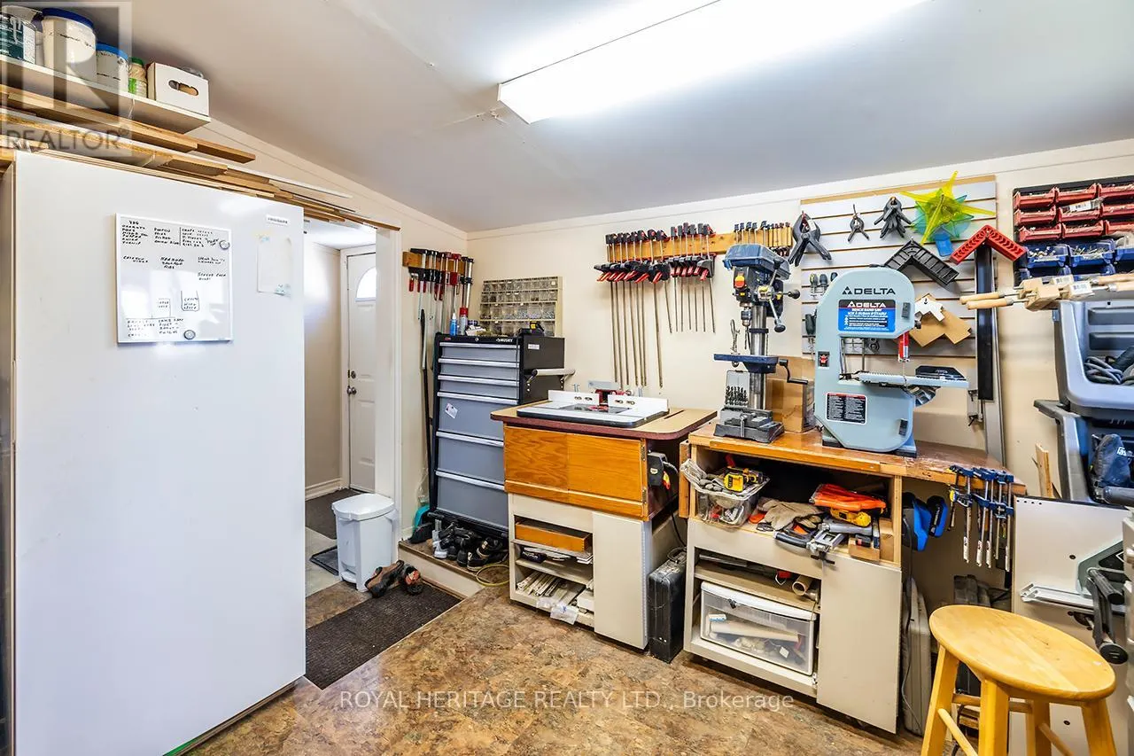 38 BLUFFS ROAD E