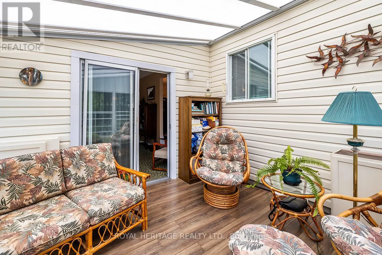 38 BLUFFS ROAD E