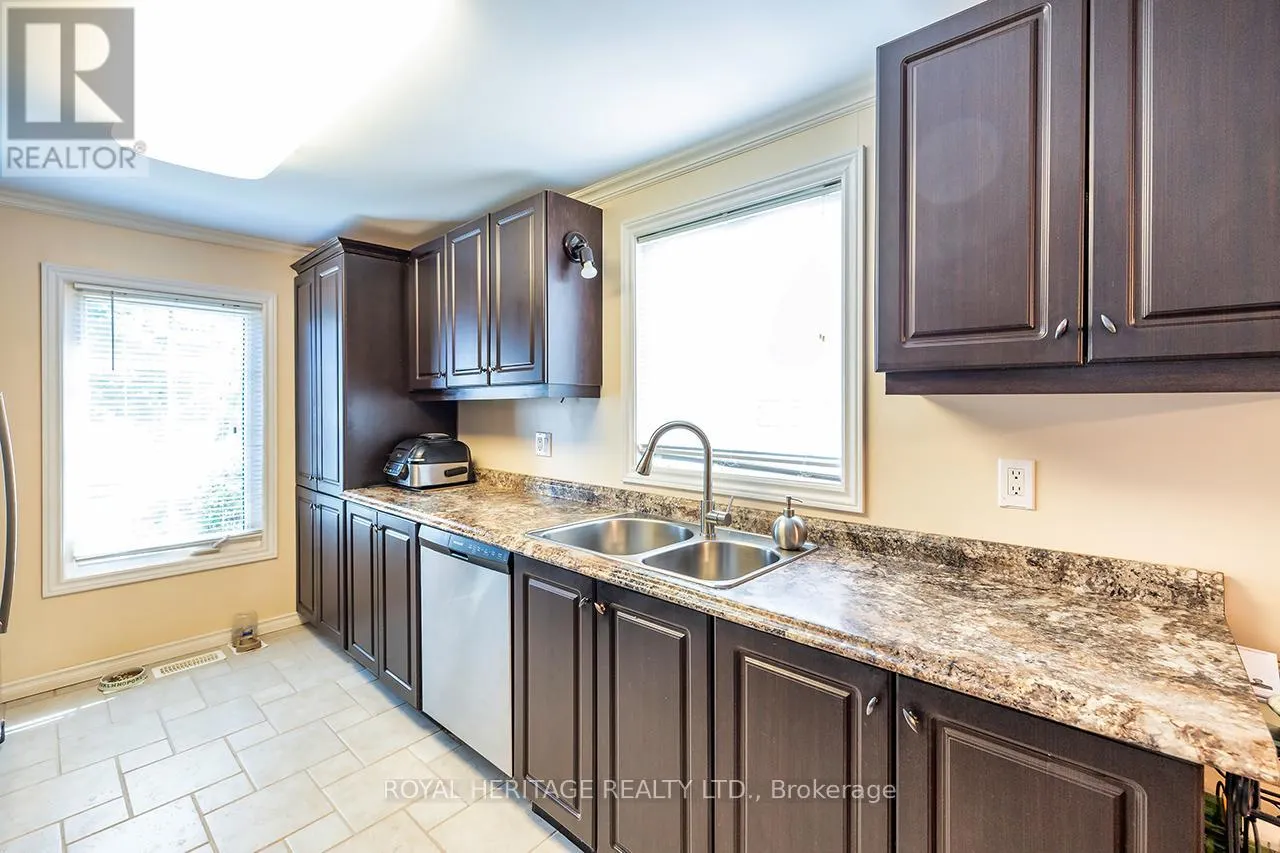 38 BLUFFS ROAD E
