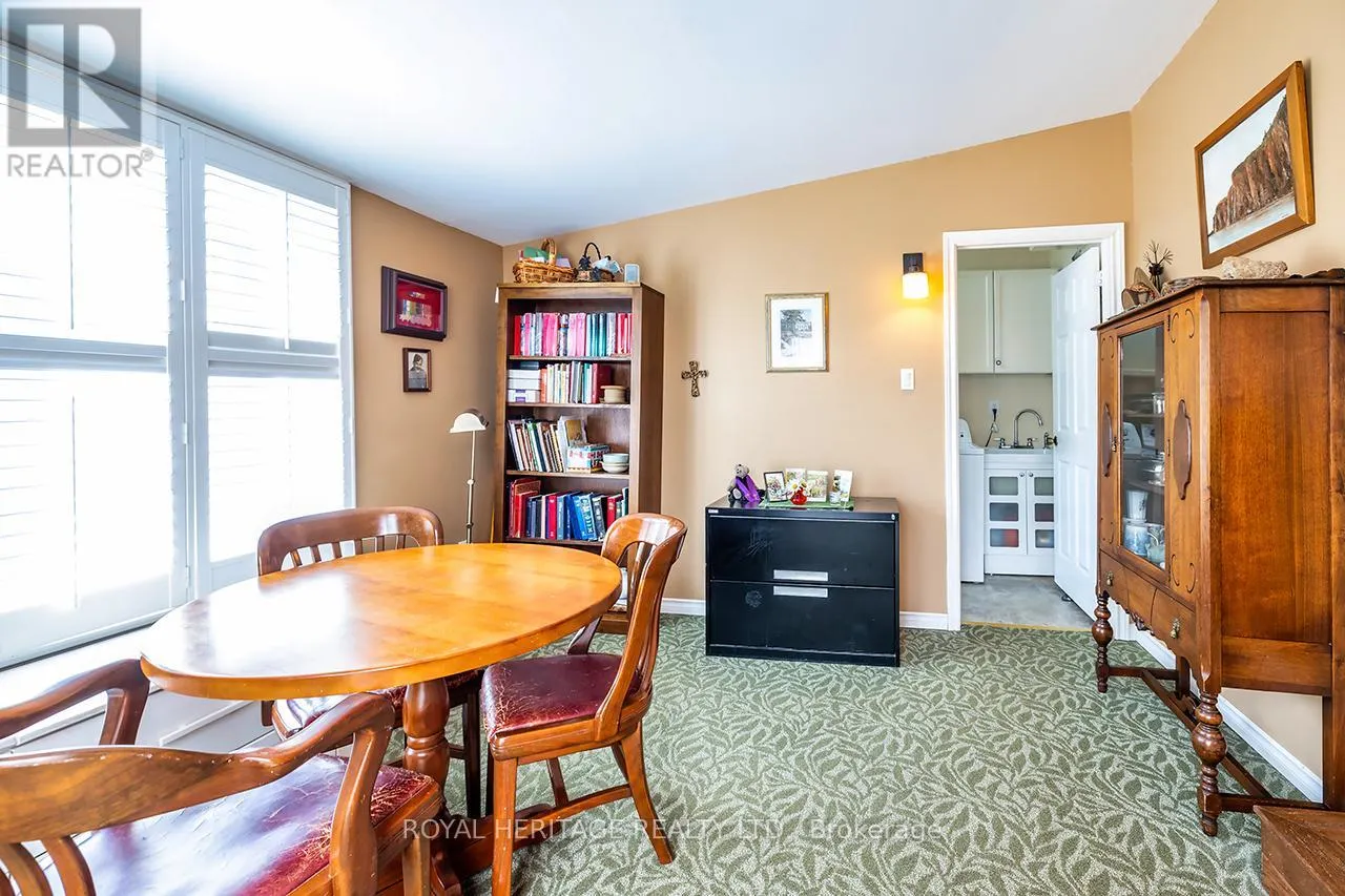 38 BLUFFS ROAD E