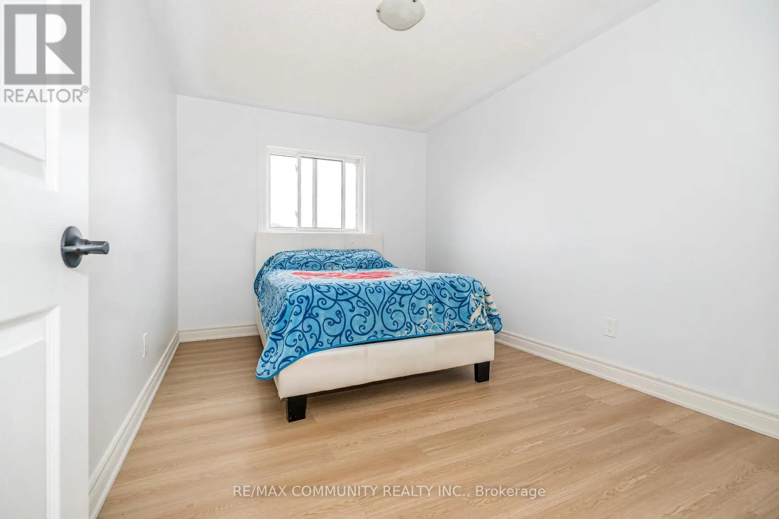3 TAWN CRESCENT