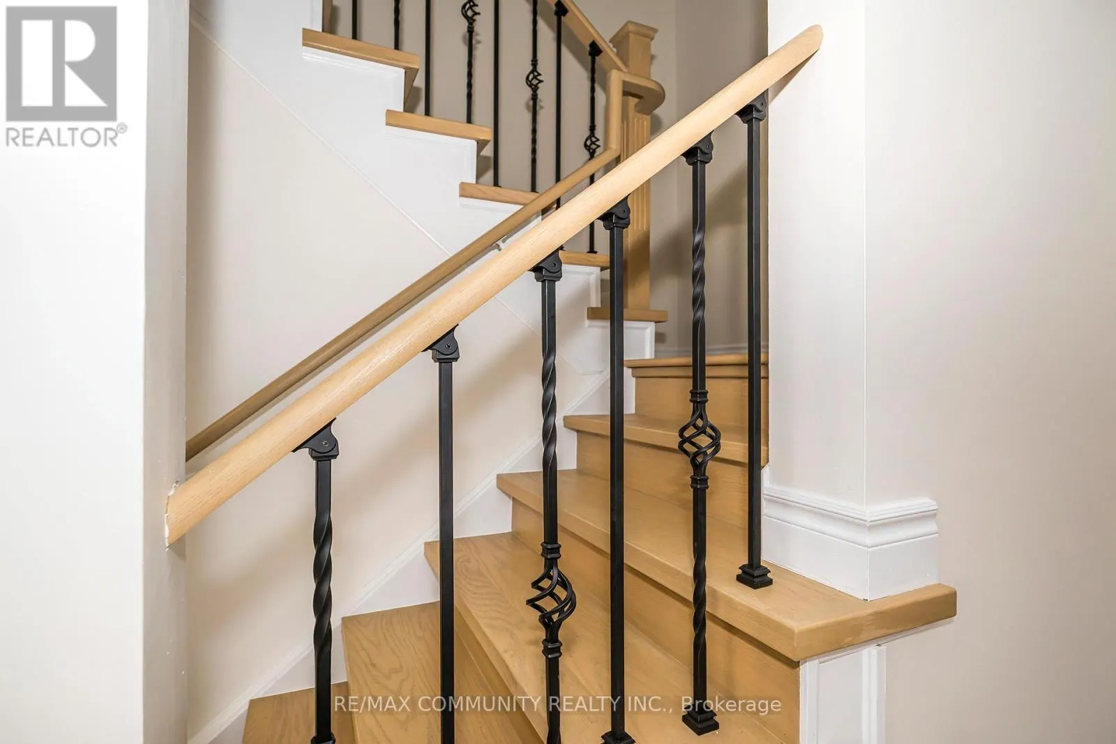 3 TAWN CRESCENT