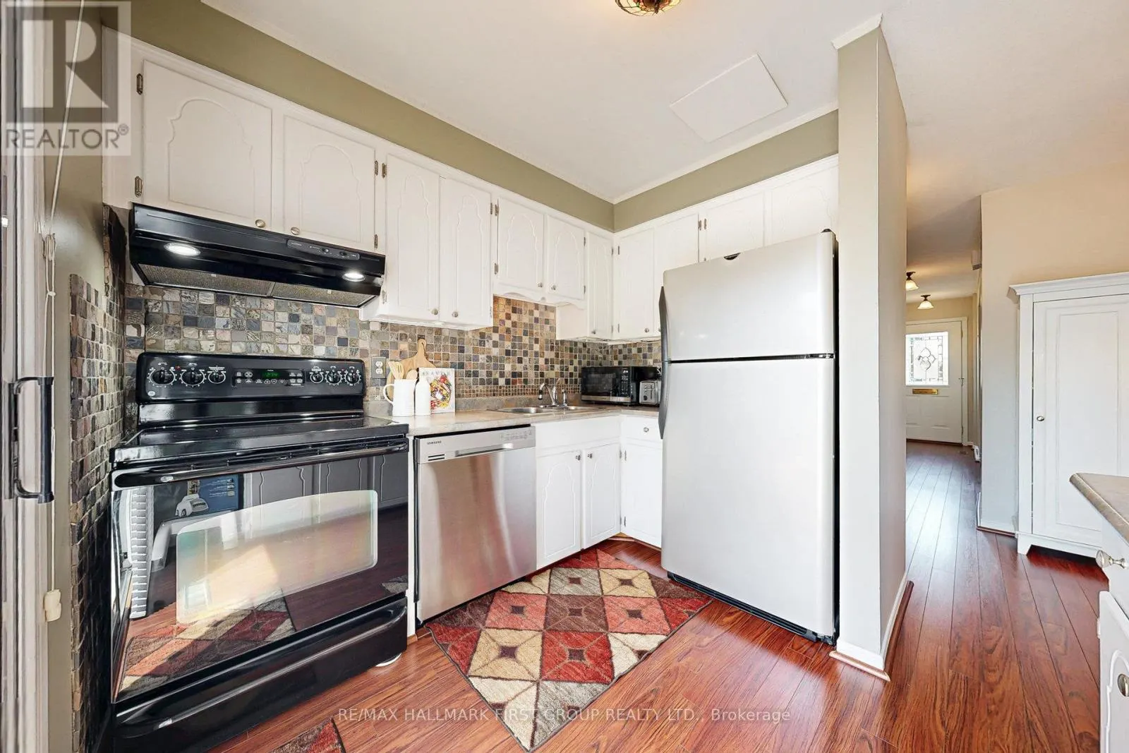 105 - 580 EYER DRIVE