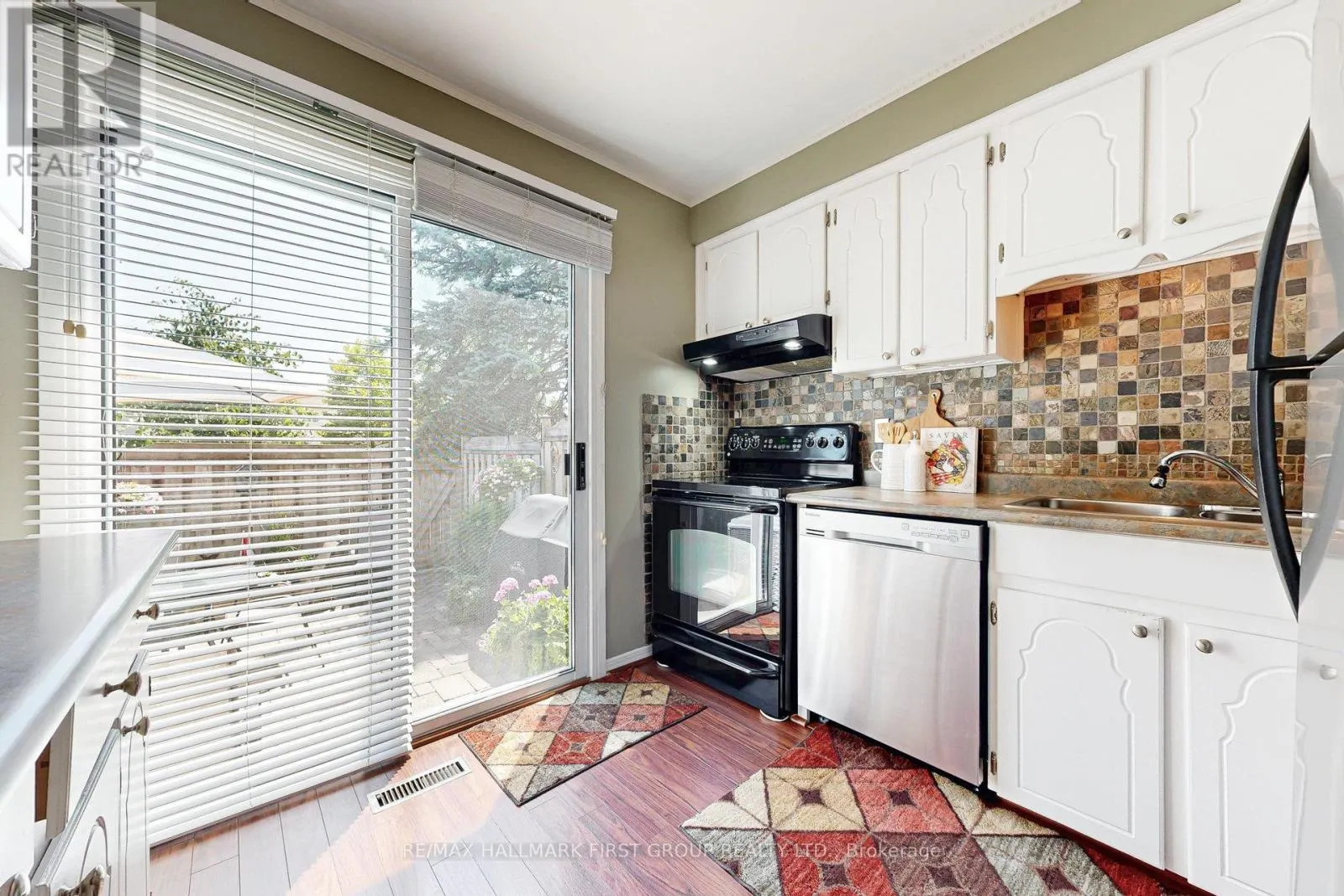 105 - 580 EYER DRIVE