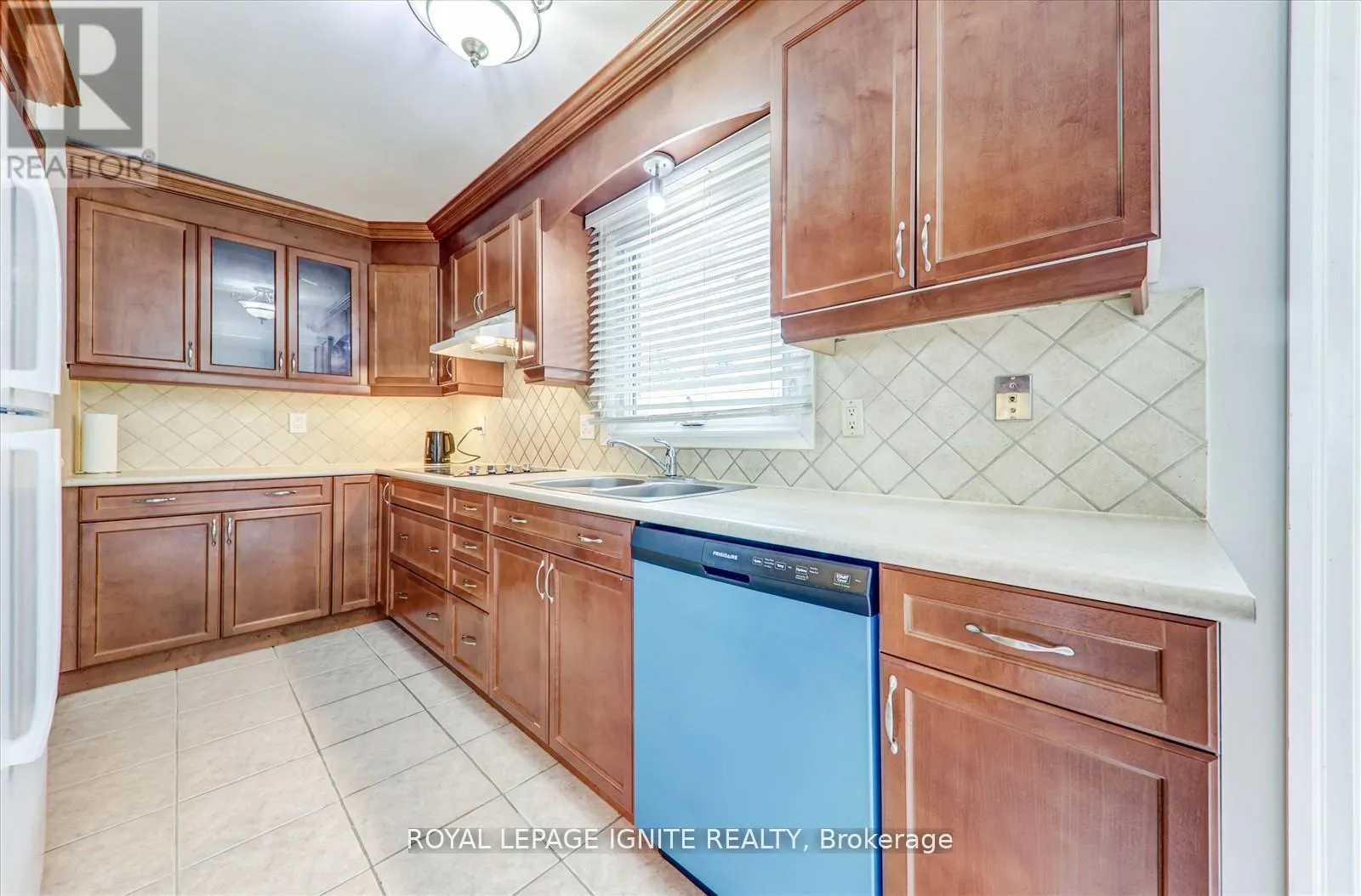 412 PRINCE OF WALES DRIVE