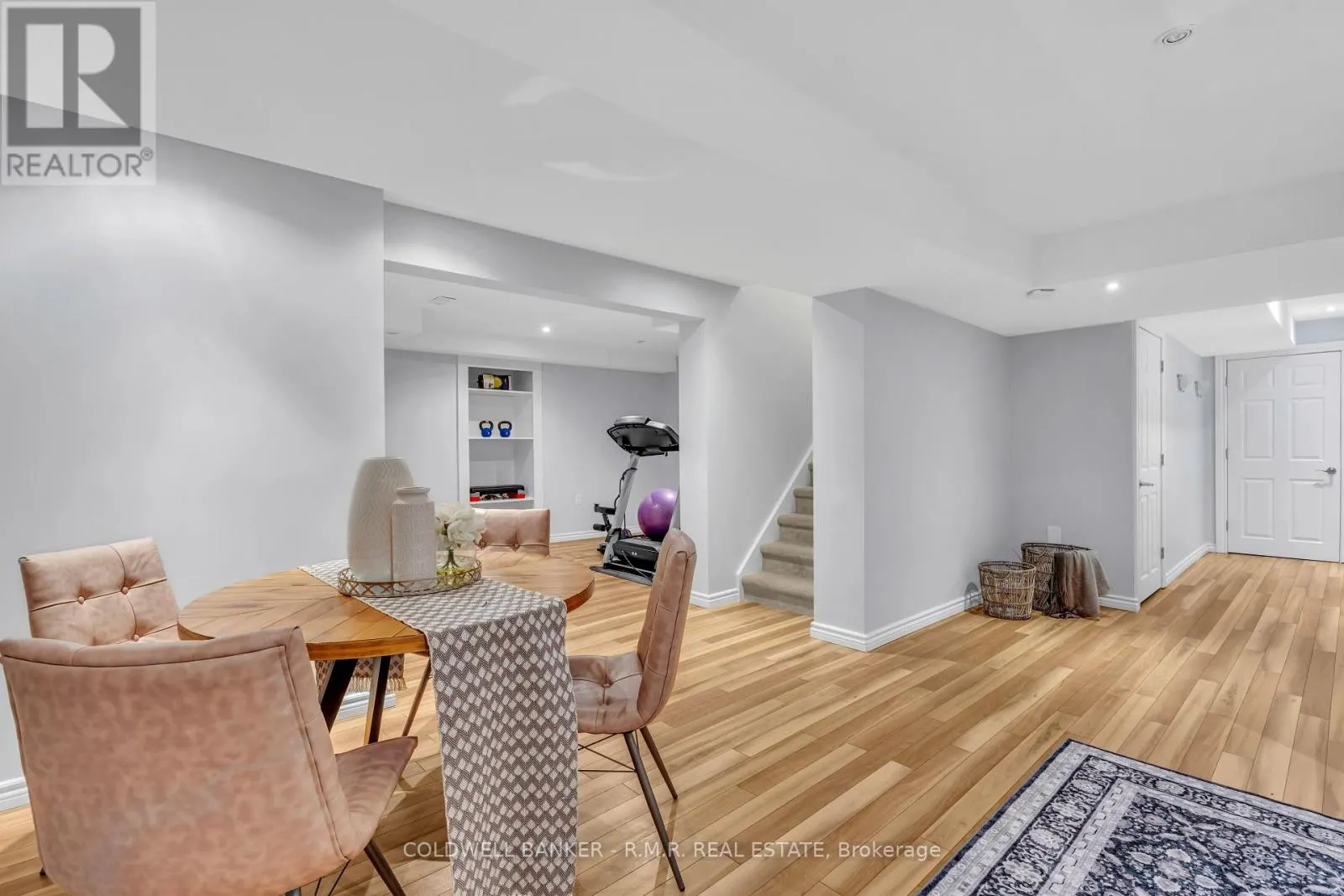 82 VIPOND ROAD