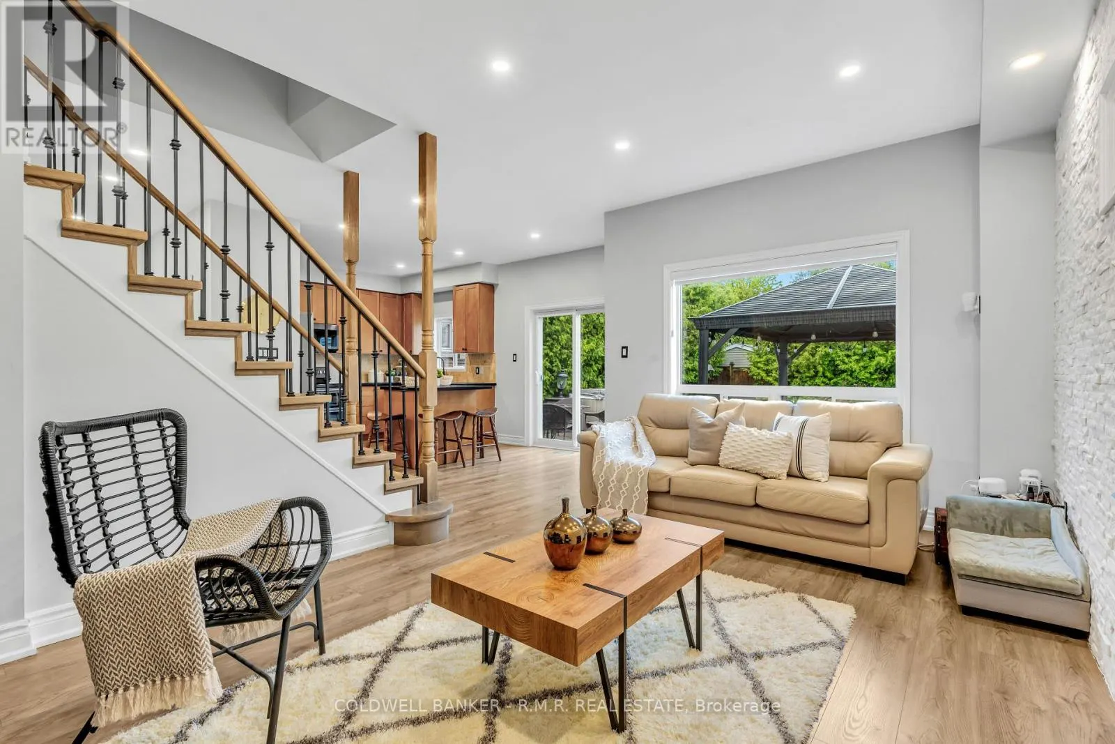 82 VIPOND ROAD