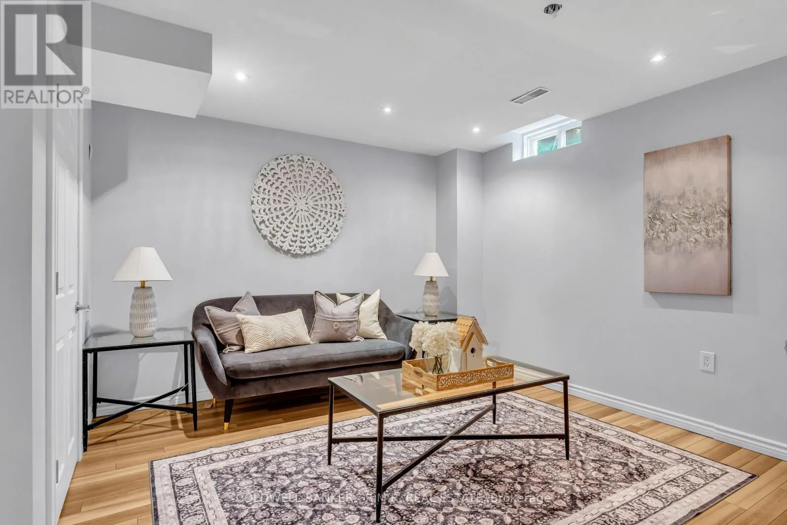 82 VIPOND ROAD
