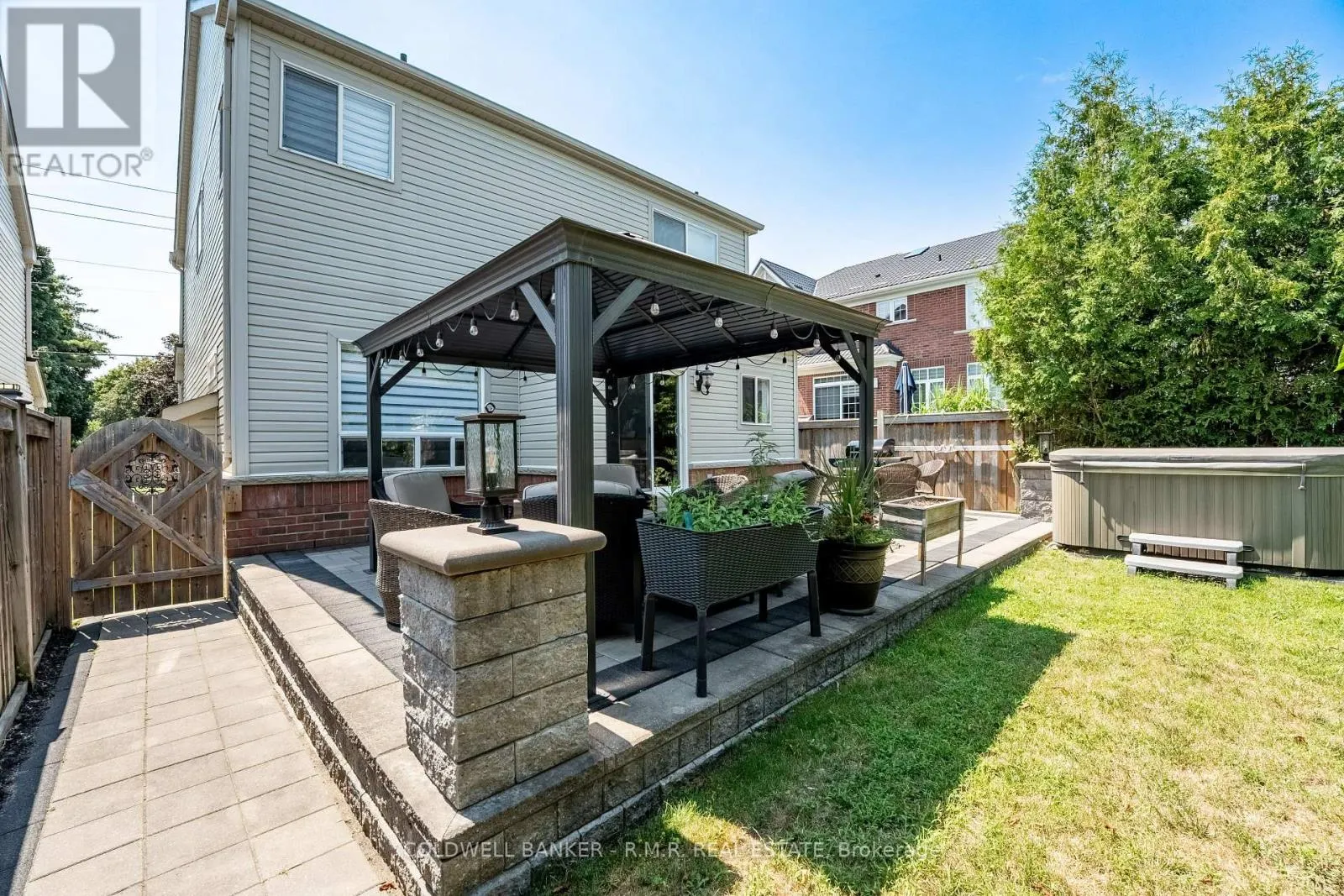 82 VIPOND ROAD