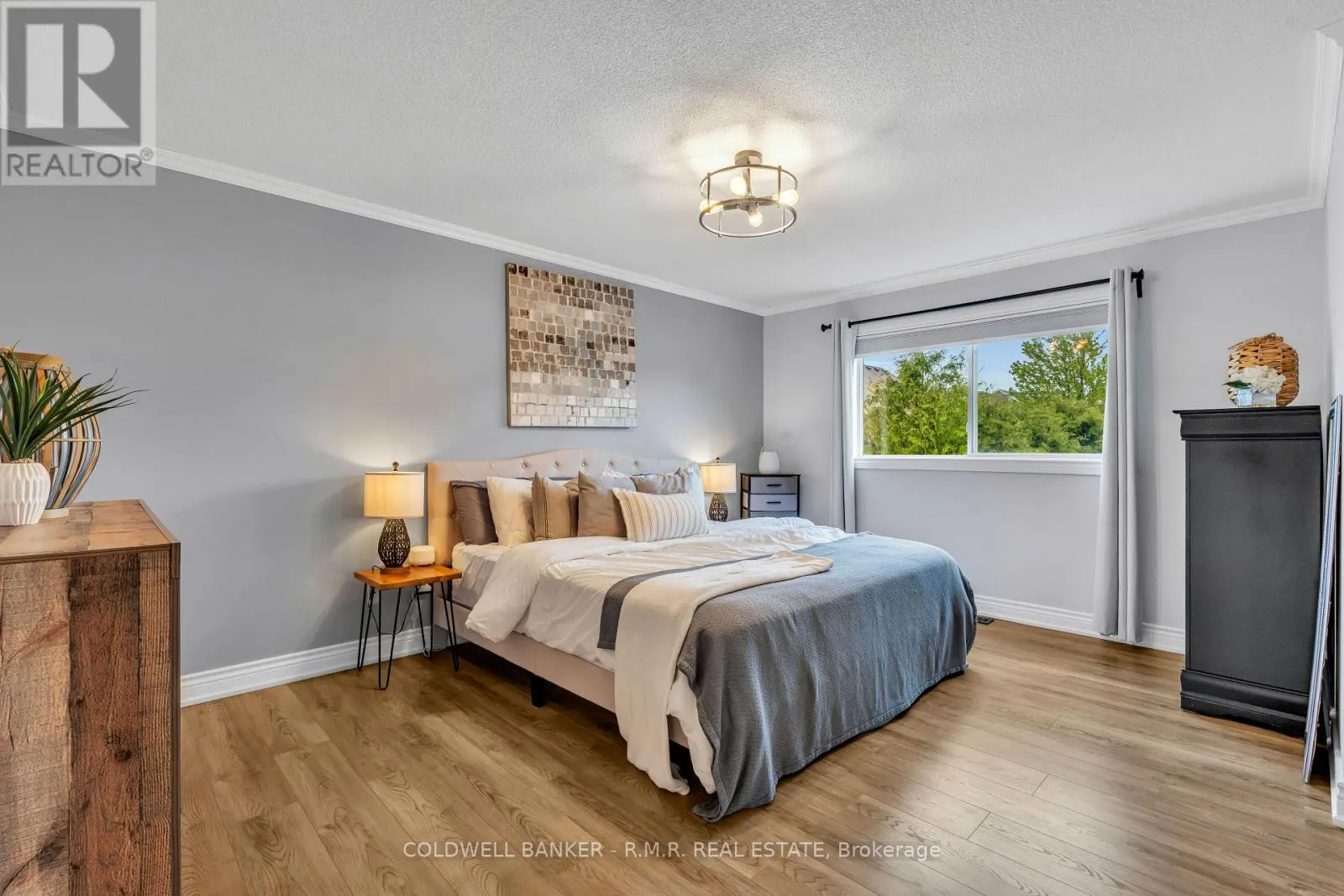 82 VIPOND ROAD