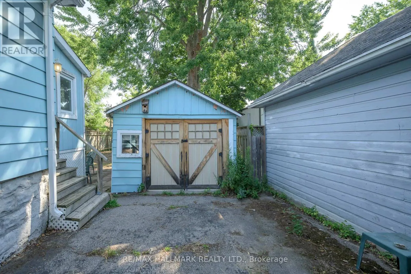 335 PERRY STREET