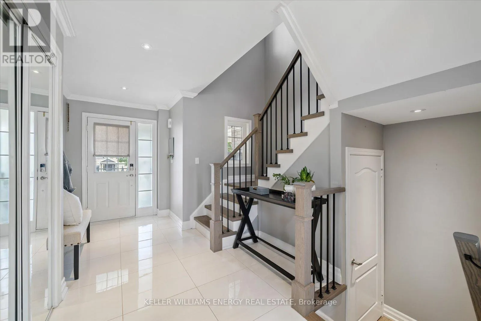 32 CORIANNE AVENUE