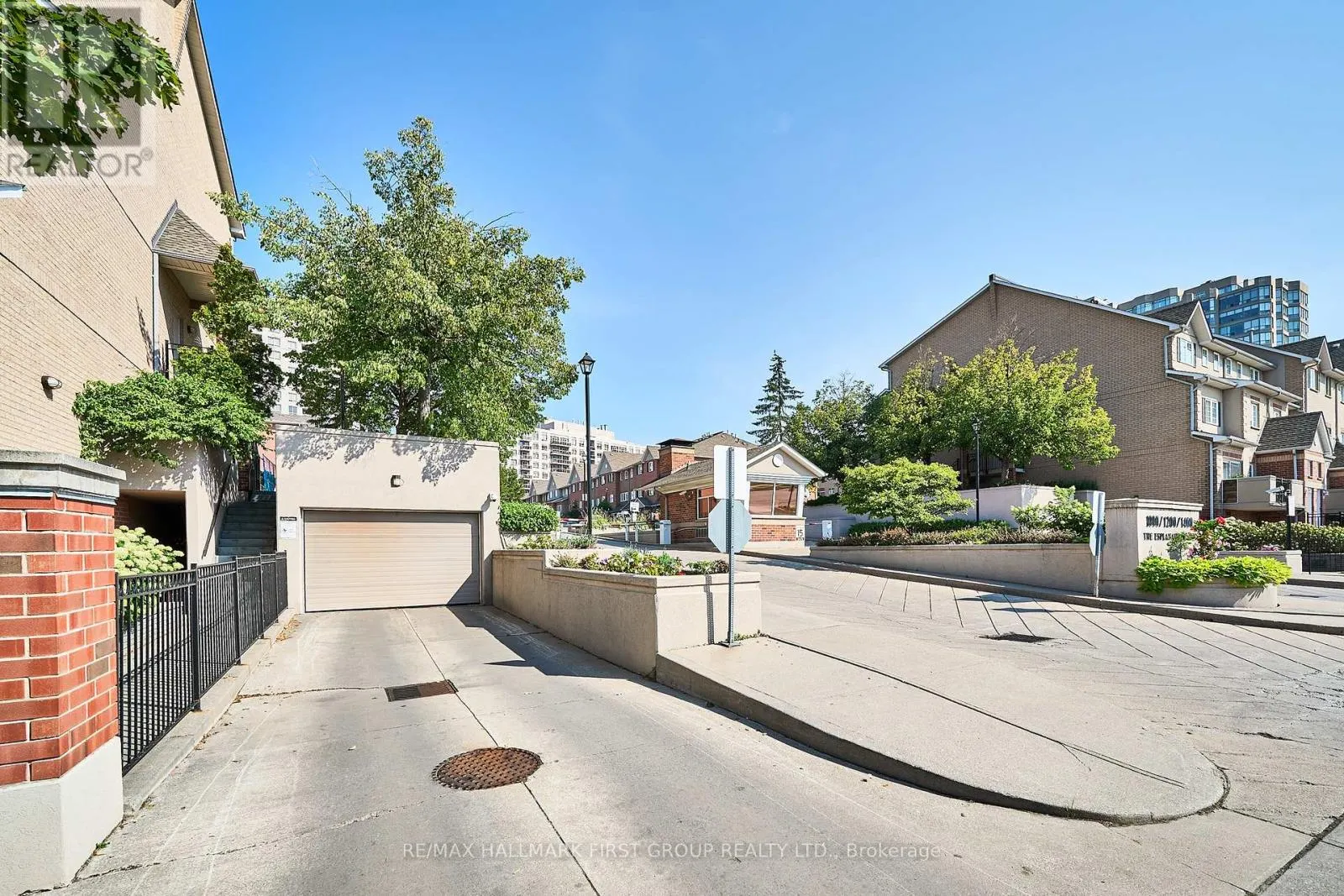 1716 - 1000 THE ESPLANADE ROAD N